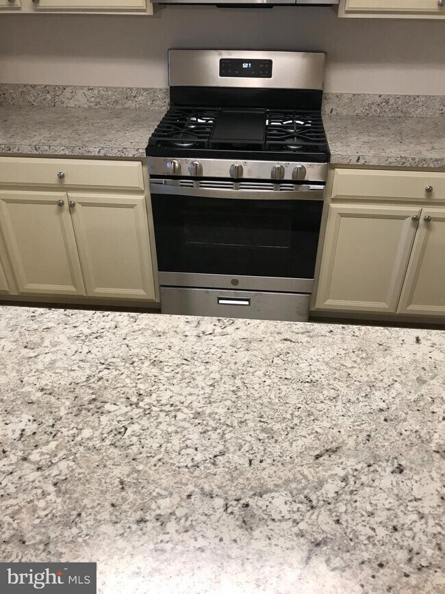 Foto del edificio - 5309 Halibut Pl