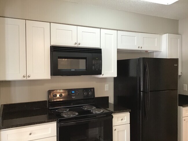 Building Photo - 560 Breckenridge Vlg