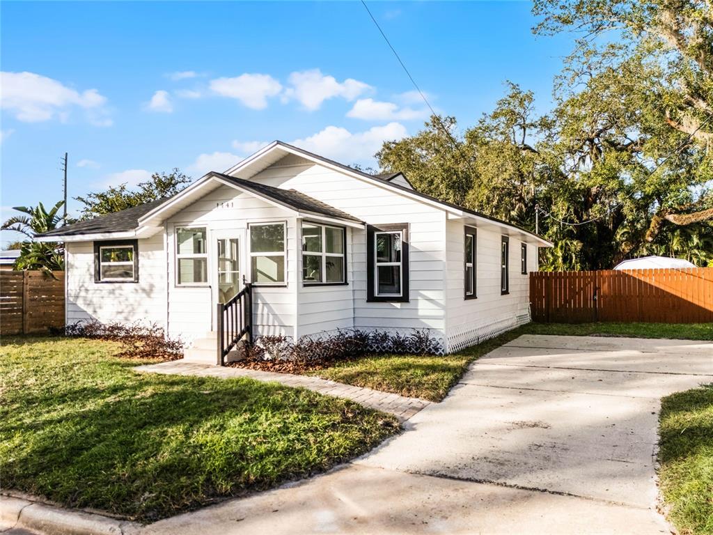 Foto principal - 1441 Dann St