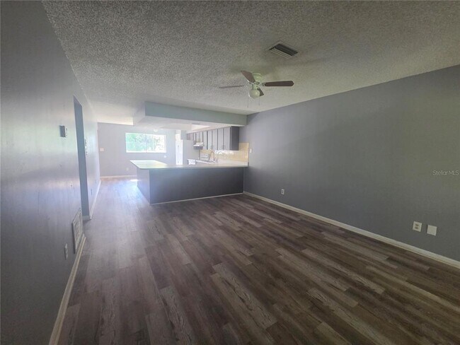 Foto del edificio - 1316 Markham Ave
