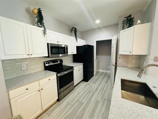 Foto del edificio - 860 N Orange Ave