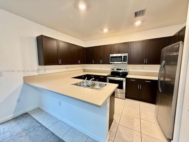 Foto del edificio - 20714 NE 5th Ct