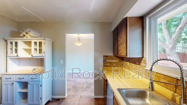 Building Photo - 7284 Sioux Cir S