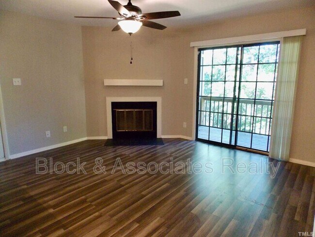 Foto del edificio - 3805-108 Chimney Ridge Place
