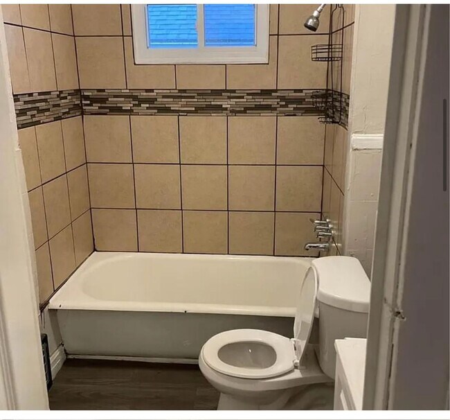 Foto del edificio - 3 bed 1 bath
