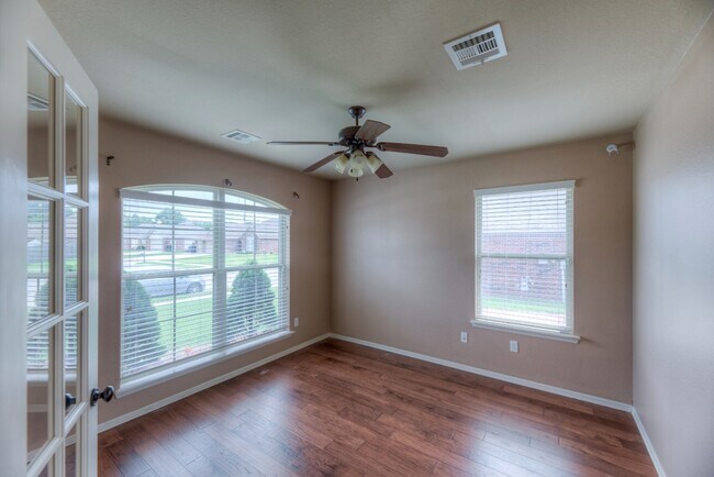 Foto del edificio - 1501 W Birmingham St