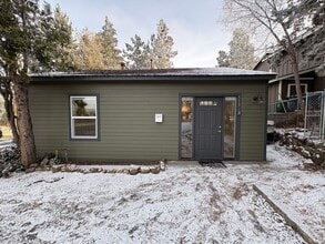 Building Photo - 513 NE Irving Ave