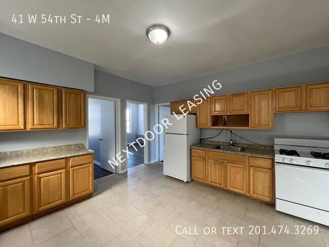 Foto del edificio - 41 W 54th St