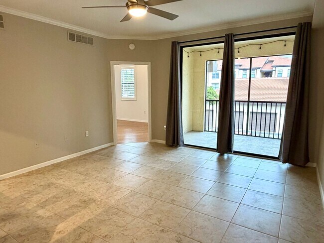 Building Photo - ANNUAL RENTAL - UNFURNISHED 2 BED / 2 BATH AT POSITANO PLACE