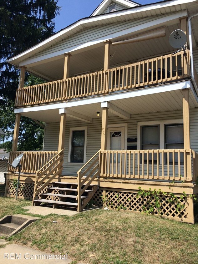 817 Biruta St, Akron, OH 44307 Condo for Rent in Akron, OH