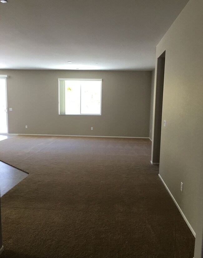 Foto del edificio - 4BD/3BA House (Perris, CA)