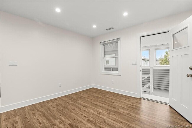 Building Photo - 169 Wardwell St