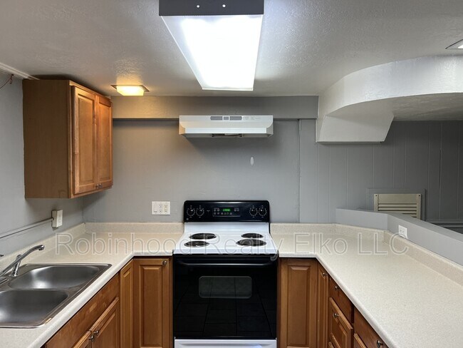 Foto del edificio - 272 W Cedar St