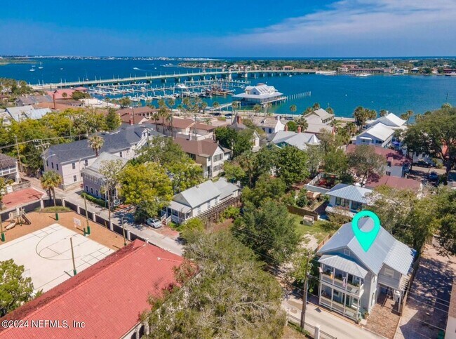 Foto del edificio - 251 Charlotte St