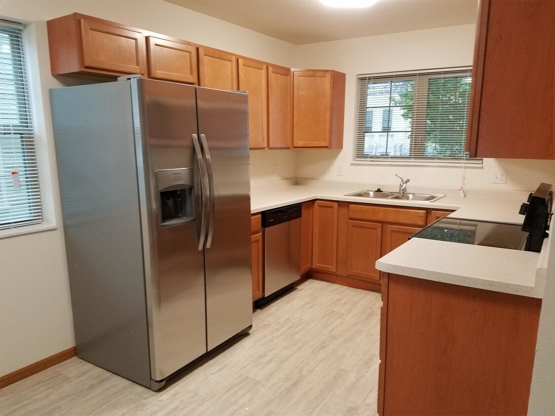 30 W High St, Edgerton, WI 53534 Townhome Rentals in Edgerton WI