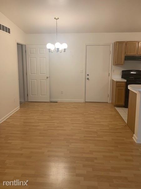 Building Photo - 2 br, 1.5 bath Condo - 1118 Lake Shore Cir