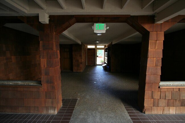 Building Photo - 70 Yosemite Ave