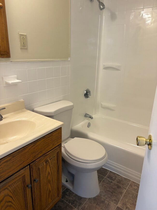 Photo - 1731 Highland Apartment