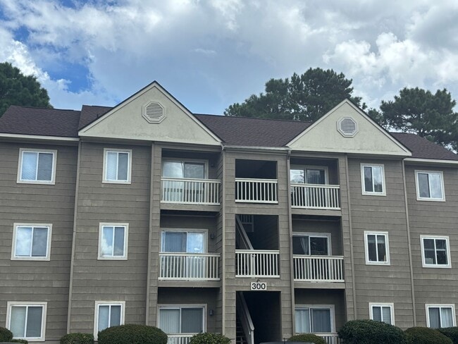 Building Photo - 2 BEDROOM 1 BATH CONDO AT MYRTLE GREENS
