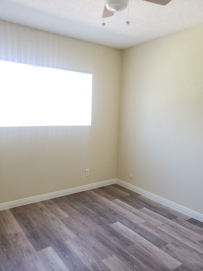 Foto del edificio - 2955 S Mayflower Ave