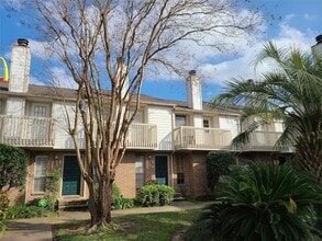 Building Photo - 2626 North Blvd