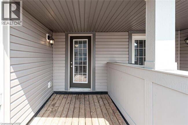Photo du bâtiment - 420 Linden Dr