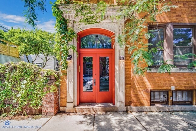 Foto del edificio - 2774 N Kenmore Ave