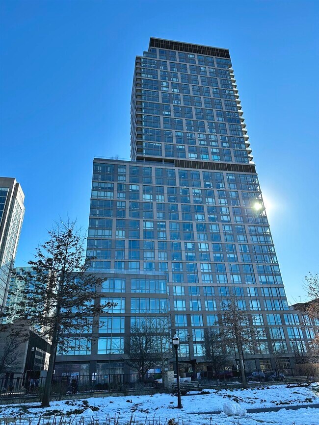 Foto del edificio - 75 Park Ln S
