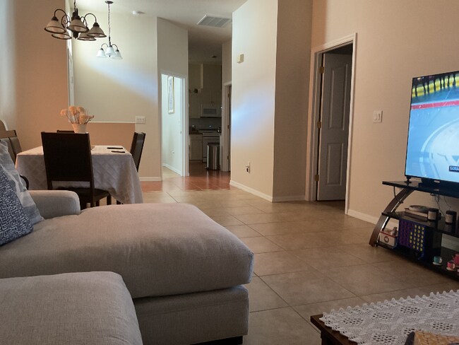 Foto del edificio - 2717 Tottenham Dr