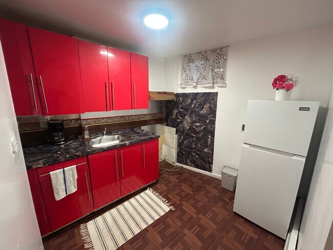 Foto del edificio - 5062 69th St