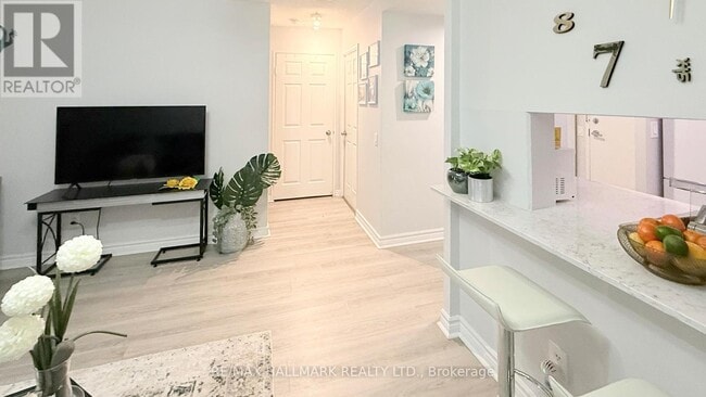 Photo du bâtiment - 7 Bishop Ave