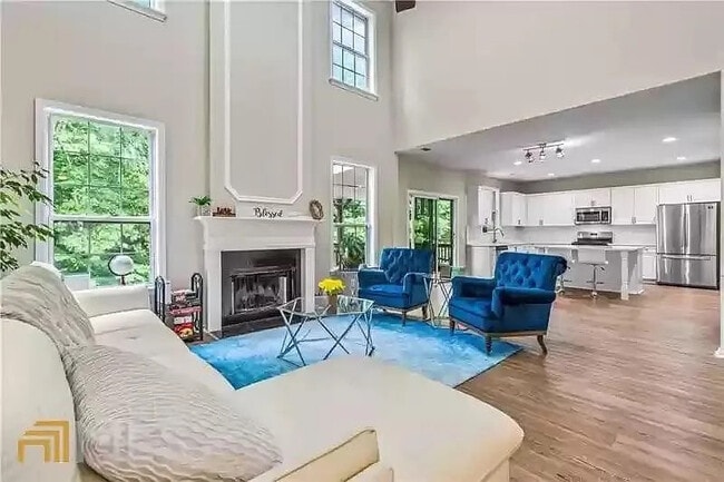Room in House on Weller Tr NE - Room in House on Weller Tr NE
