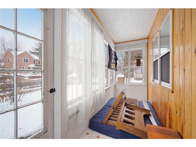 Building Photo - 1918 4th St NE