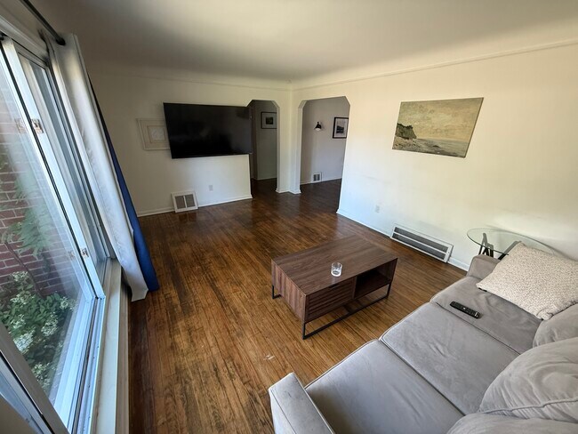 Foto del edificio - 8225 Grayfield St