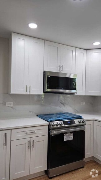 Building Photo - 964 Brookside Ln