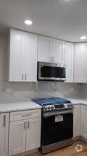 Building Photo - 964 Brookside Ln