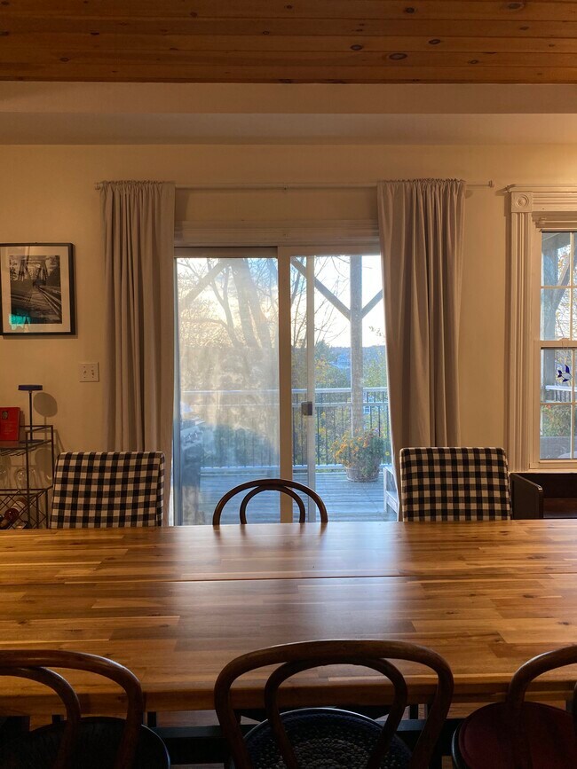 Foto del edificio - 67 Lawton Ave