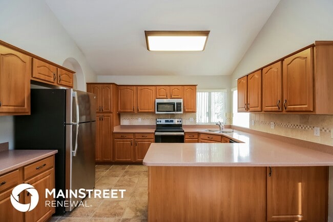 Building Photo - 875 W Spur Ave