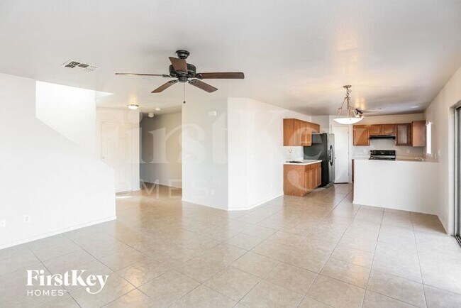 Foto del edificio - 12830 W Pershing St