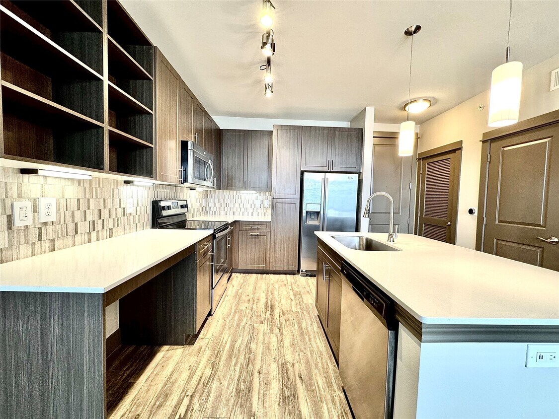 Foto principal - 5454 State St