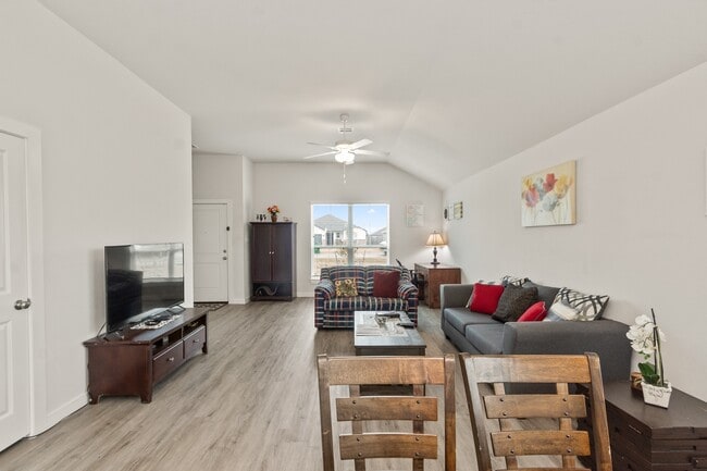 Foto del edificio - 76 Rd 51030