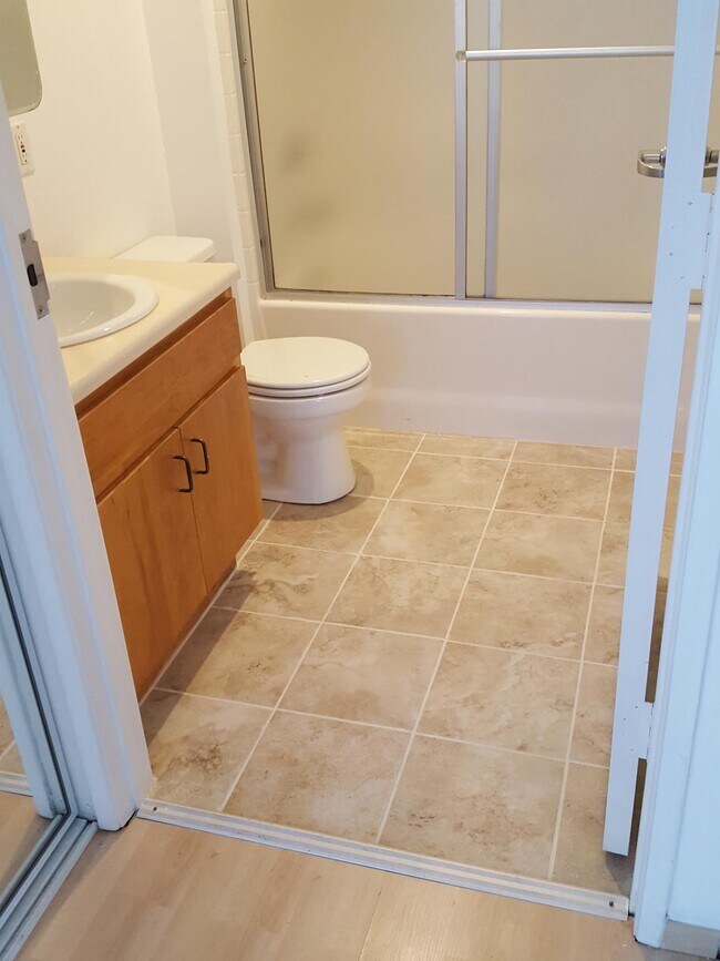 Foto del edificio - 8680 Washington Blvd