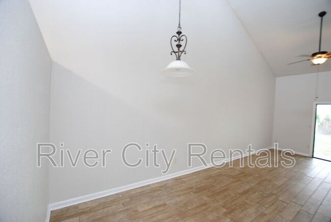 Foto del edificio - 2443 N Seabury Pl