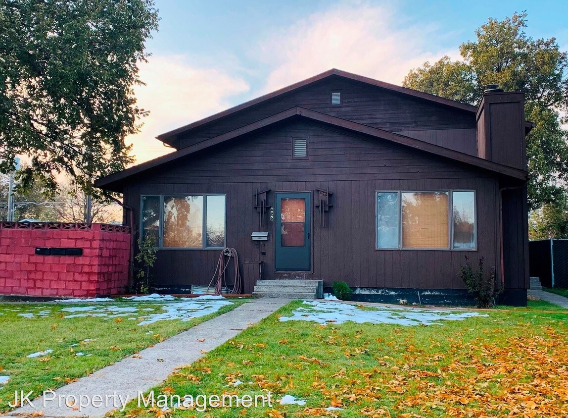 Foto principal - 626 8th Ave S