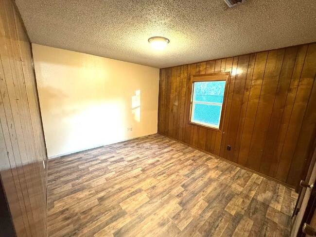 Building Photo - Duplex for rent in Dothan, AL. This 1 bedr...