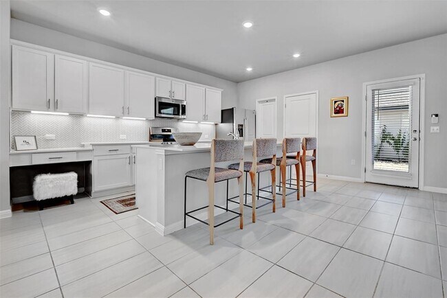 Foto del edificio - 5309a Baythorne Dr