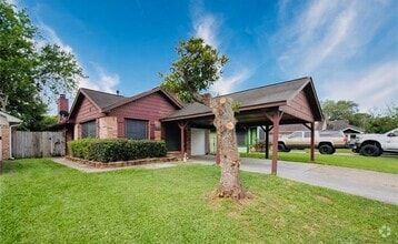Building Photo - 4632 Greenwood Dr