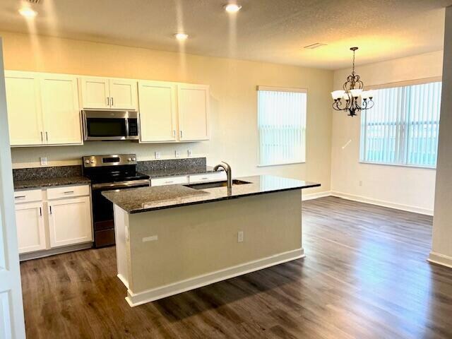 Building Photo - 8140 NW Greenbank Cir