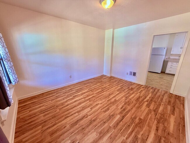 Foto del edificio - Charming 2-bedroom, 1-bathroom Duplex Loca...