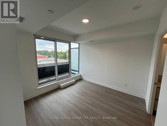 Photo du bâtiment - 8188 Yonge St